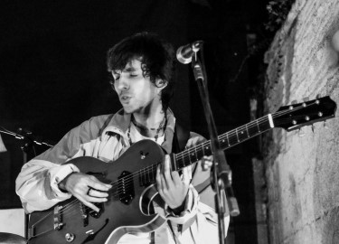 LUCCA SIMÕES: DIZER NOVO ADEUS